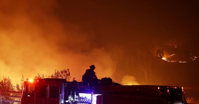 video:-franklin-fire-rages-in-malibu,-burning-2,200-acres-near-pepperdine-university