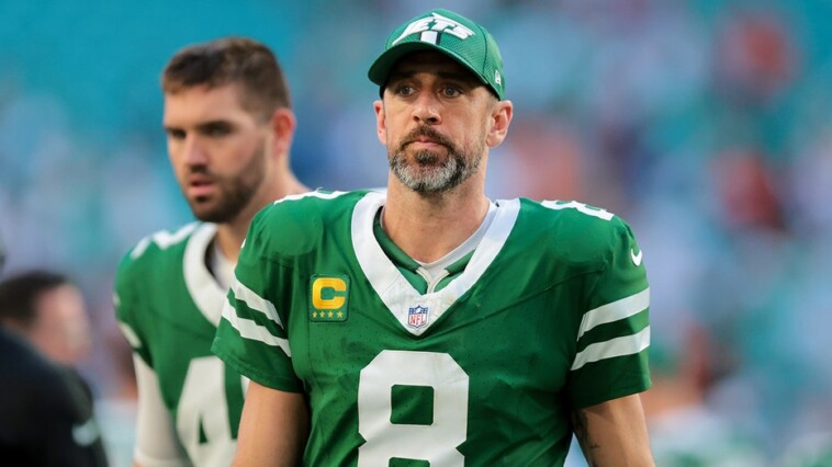 jets’-aaron-rodgers-shares-thoughts-on-drones-flying-over-new-jersey:-‘what-the-hell-is-that?’