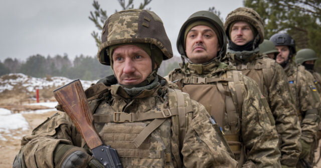 poland-foresees-ukraine-war-peace-negotiations-‘in-the-winter’