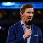 video:-eli-manning-says-giants-forbade-him-from-riding-the-subway:-‘i-could-get-pushed-in-front-of-a-train’