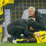 dortmund’s-schlotterbeck,-ankle,-stretchered-off