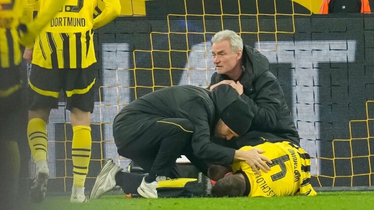 dortmund’s-schlotterbeck,-ankle,-stretchered-off