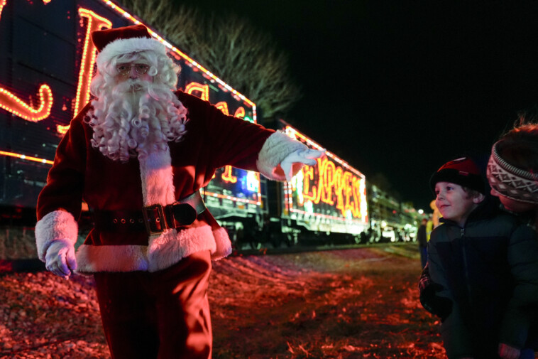 santa’s-annual-train-visit-delivers-hope-and-magic-to-one-corner-of-coal-country