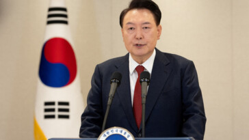 south-korean-president-yoon-vows-to-‘fight-to-the-end,’-defying-impeachment-threat