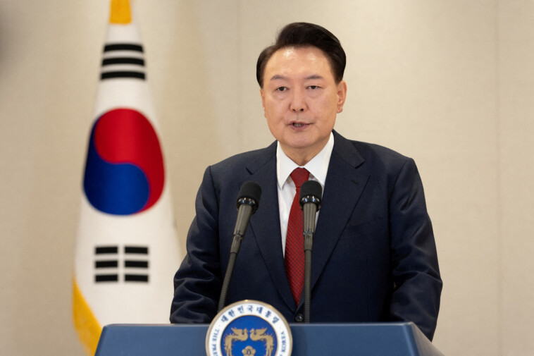 south-korean-president-yoon-vows-to-‘fight-to-the-end,’-defying-impeachment-threat