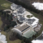 michael-jordan-finally-sells-$14.8-million-mansion-after-more-than-a-decade-on-the-market-—-but-at-a-steep-discount