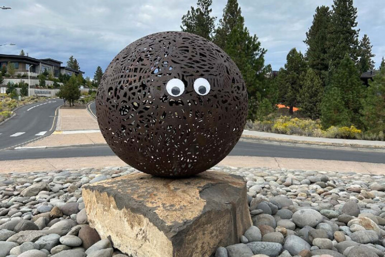 vandals-are-putting-hilarious-googly-eyes-on-outdoor-sculptures-—-but-local-officials-aren’t-laughing