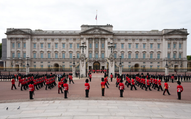 buckingham-palace-maid-arrested-for-assault-after-boozy-brawl-at-staff-christmas-party:-‘on-another-level’