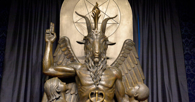 satanic-temple’s-baphomet-display-outside-new-hampshire-state-house-destroyed