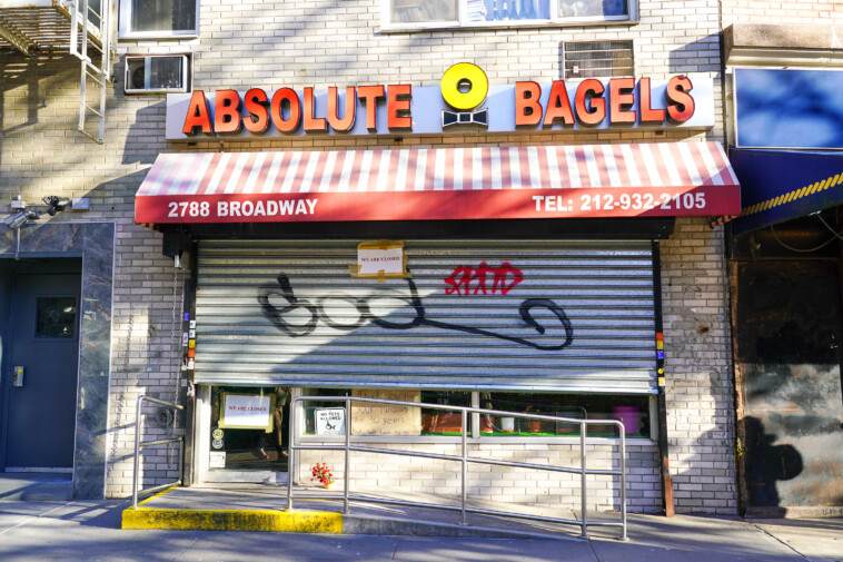 beloved-nyc-bagel-shop-mourned-by-regulars-after-rat-infestation-forces-sudden-closure:-‘end-of-an-era’