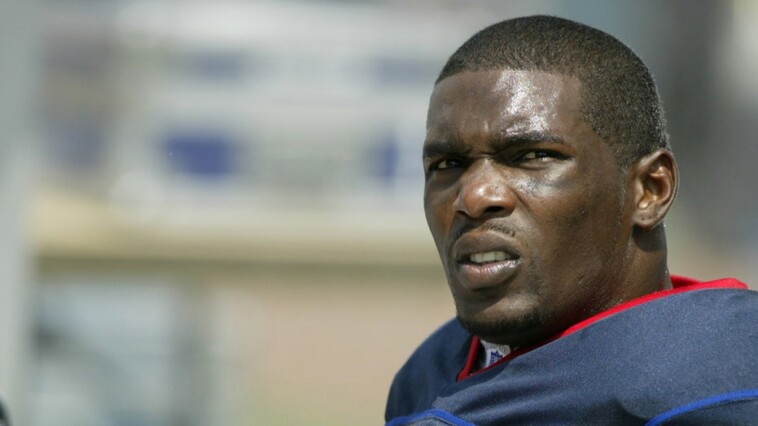 ex-bills-star-eric-moulds-accused-of-knowingly-giving-std-to-woman,-lawsuit-says