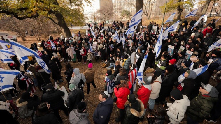 israeli-hostages’-families-hold-central-park-rally,-call-on-biden,-trump-to-bring-loved-ones-home