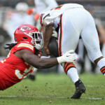 chiefs-lb-nick-bolton-pulls-off-ridiculous-interception-against-browns,-leading-to-kansas-city-td