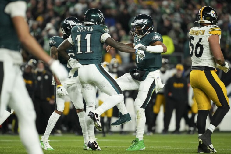 eagles-beat-steelers-to-win-10th-straight-game-as-pittsburgh-loses-tj.-watt-late