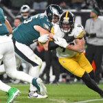 steelers-star-tj.-watt-leaves-loss-to-eagles-with-ankle-injury