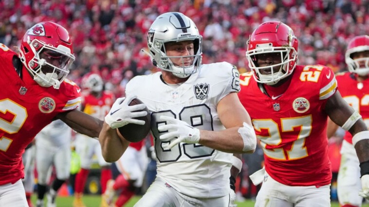 amid-turmoil,-raiders-have-a-record-setting-rookie-in-brock-bowers