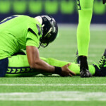 nfl-news,-injury-updates:-seahawks-qb-geno-smith-leaves-with-knee-injury-as-lions-lose-more-players-in-loss