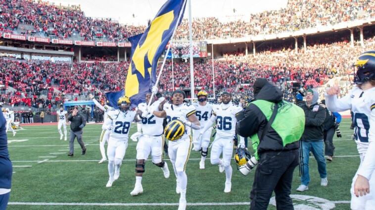 does-flag-planting-have-a-place-in-college-football?