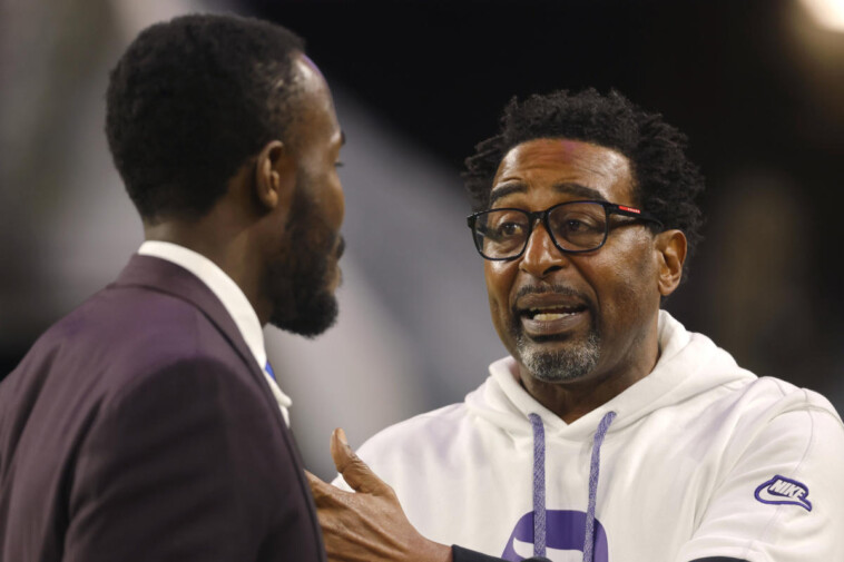 justin-jefferson,-former-vikings-cris-carter-and-jake-reed-show-love-for-randy-moss