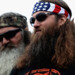 willie-robertson-gives-update-on-his-father’s-health,-says-phil-is-‘battling-a-lot-of-different-things-right-now’