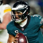 eagles’-jalen-hurts-benefiting-from-‘pretty-privilege,’-espn-nfl-analyst-says