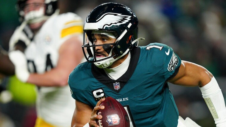 eagles’-jalen-hurts-benefiting-from-‘pretty-privilege,’-espn-nfl-analyst-says