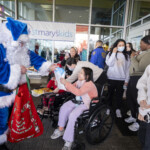 nypd-spreads-holiday-cheer-during-annual-visit-to-st.-mary’s-hospital-for-children:-‘today-was-so-fun!’