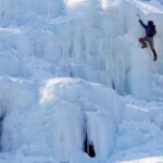 nj-man-falls-60-feet-while-ice-climbing-in-new-hampshire