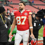 travis-kelce-drops-retirement-hint-after-homecoming-chiefs-win-in-cleveland:-‘last-hoorah’