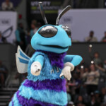 hornets-exposed-for-secretly-taking-ps5-away-from-kid-in-awful-christmas-skit