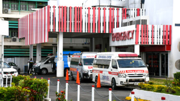 cocktails-that-hospitalized-7-tourists-did-not-contain-methanol-or-‘illicit-substances,’-fiji’s-deputy-pm-says