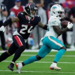 tyreek-hill-posts-cryptic-tweet-with-dolphins’-season-raising-long-term-concerns