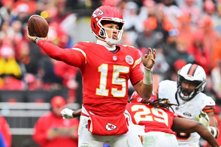 chiefs-qb-patrick-mahomes-a-full-participant-at-practice-after-ankle-sprain-ahead-of-game-vs.-texans