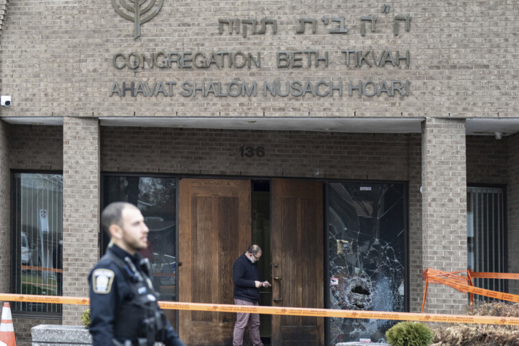 montreal-synagogue-hit-with-suspected-arson-attack-while-nearby-jewish-office-building-is-vandalized