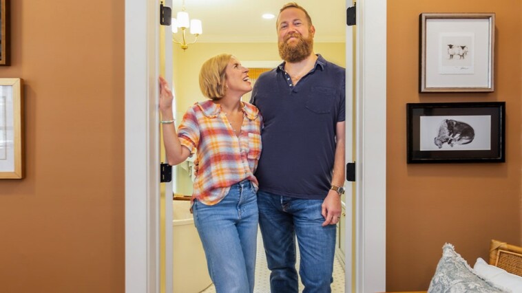 hgtv-stars-say-you-can-‘live-the-dream’-in-a-small-town