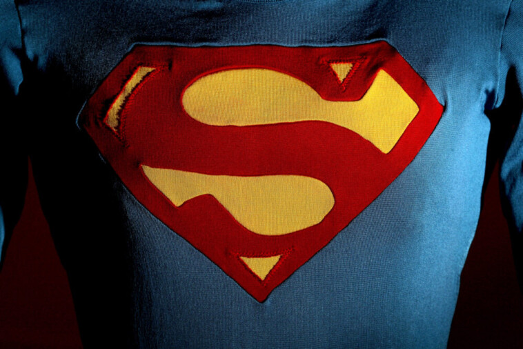 first-trailer-for-‘superman’-finally-drops,-and-fans-are-very-excited