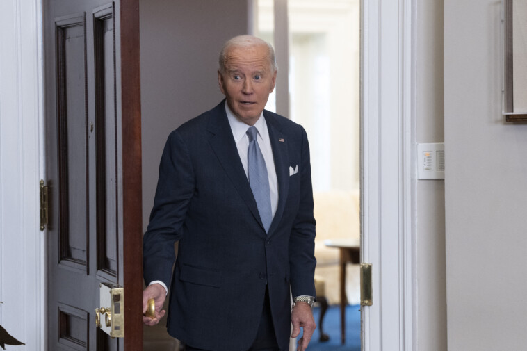 white-house-aides-hid-biden’s-apparent-mental-decline-from-day-1-of-his-presidency,-explosive-report-reveals