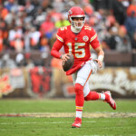 nfl-injury-tracker-week-16:-patrick-mahomes-cleared-to-start-vs.-texans,-seahawks’-geno-smith-expects-to-play,-christian-barmore-back-on-nfi-list