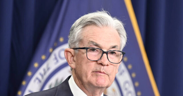 key-inflation-gauge-rises-slightly-in-november,-offering-mixed-signals-for-the-fed