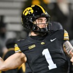 iowa-qb-sullivan-(ankle)-to-return-for-bowl-game