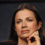 justine-bateman-blasts-‘shameful’-hollywood-reporter-calling-her-a-‘well-known-supporter’-of-trump