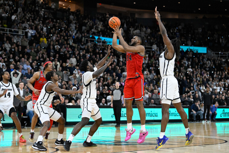 st.-john’s-shocks-providence-at-the-buzzer-on-zuby-ejiofor’s-clutch-shot