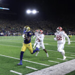 notre-dame’s-jeremiyah-love-opens-up-expanded-college-football-playoff-with-electric-98-yard-td