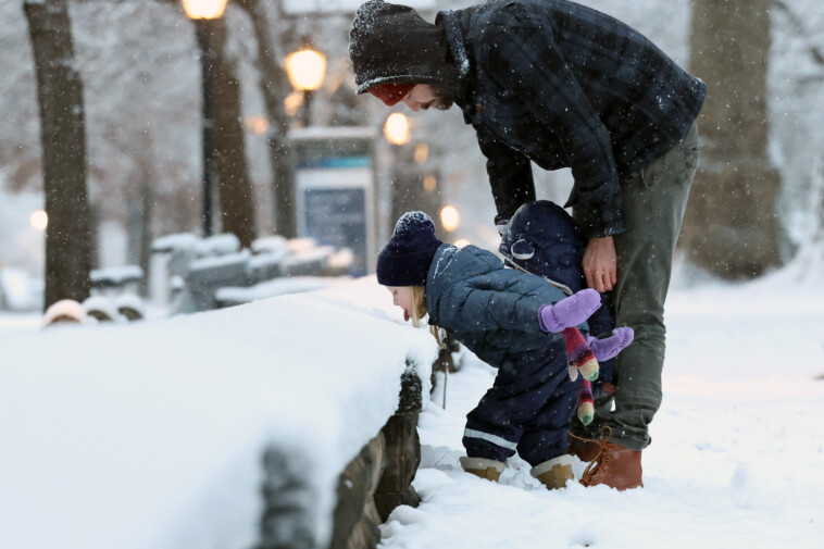 ny-snow-heralds-winter’s-arrival-—-but-may-not-stick-around-for-christmas