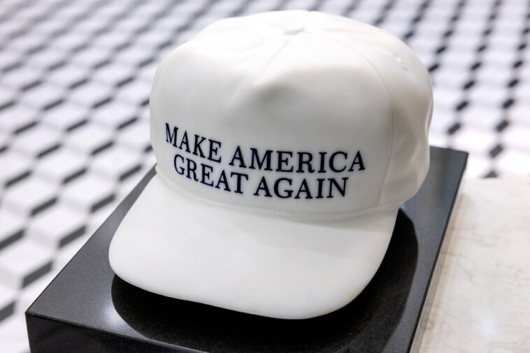 artist-receives-hate-and-boycott-calls-over-huge-$48k-maga-hat-sculpture