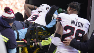 texans-wr-tank-dell-suffers-dislocated-knee-cap-as-he-makes-td-catch,-leaving-cj.-stroud-in-tears