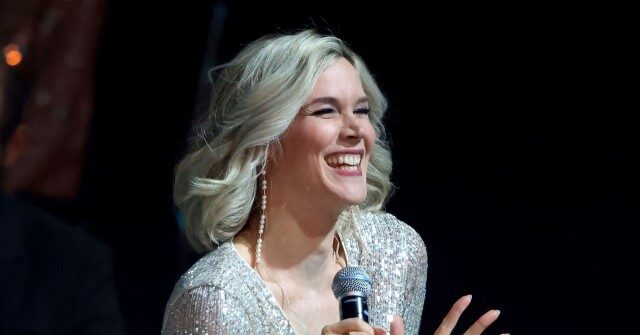 singer-joss-stone-announces-surprise-pregnancy-weeks-after-adopting-son