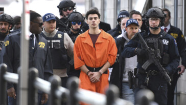 suspected-ceo-killer-luigi-mangione-was-flown-back-to-city-on-nypd’s-$4m-spy-plane