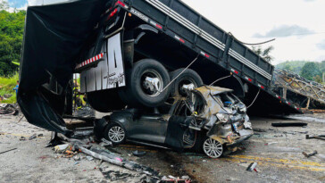 22-people-die-in-fiery-crash-between-passenger-bus,-truck-in-brazil