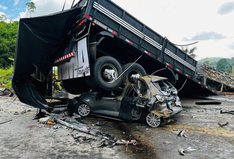 22-people-die-in-fiery-crash-between-passenger-bus,-truck-in-brazil